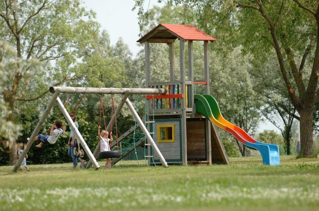 Hoteldorf Seepark Weiden Védeny Szoba fotó